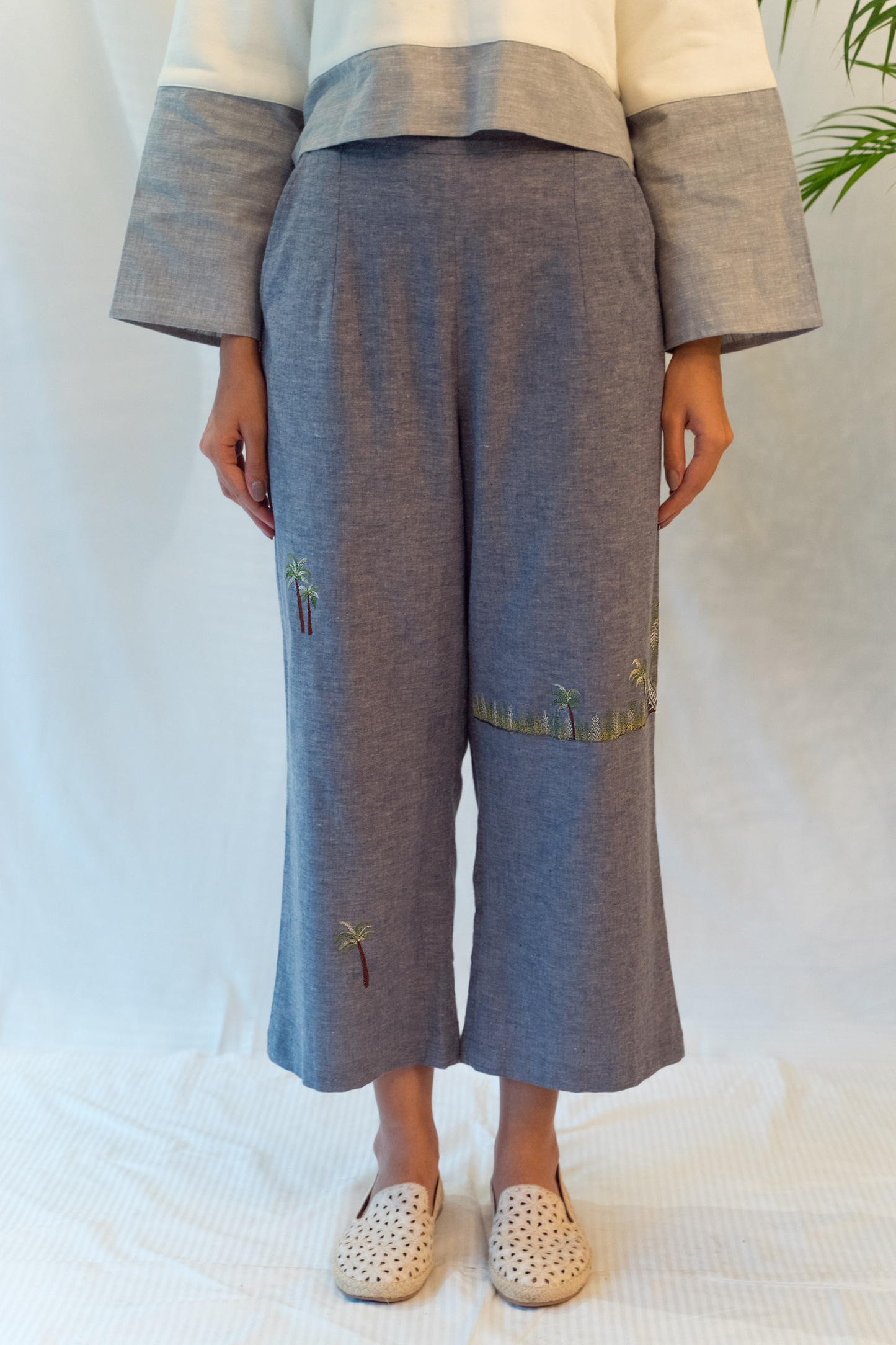 Sui | GREEN VIBES casual hemp denim trousers from Flow Winter Collection 2019