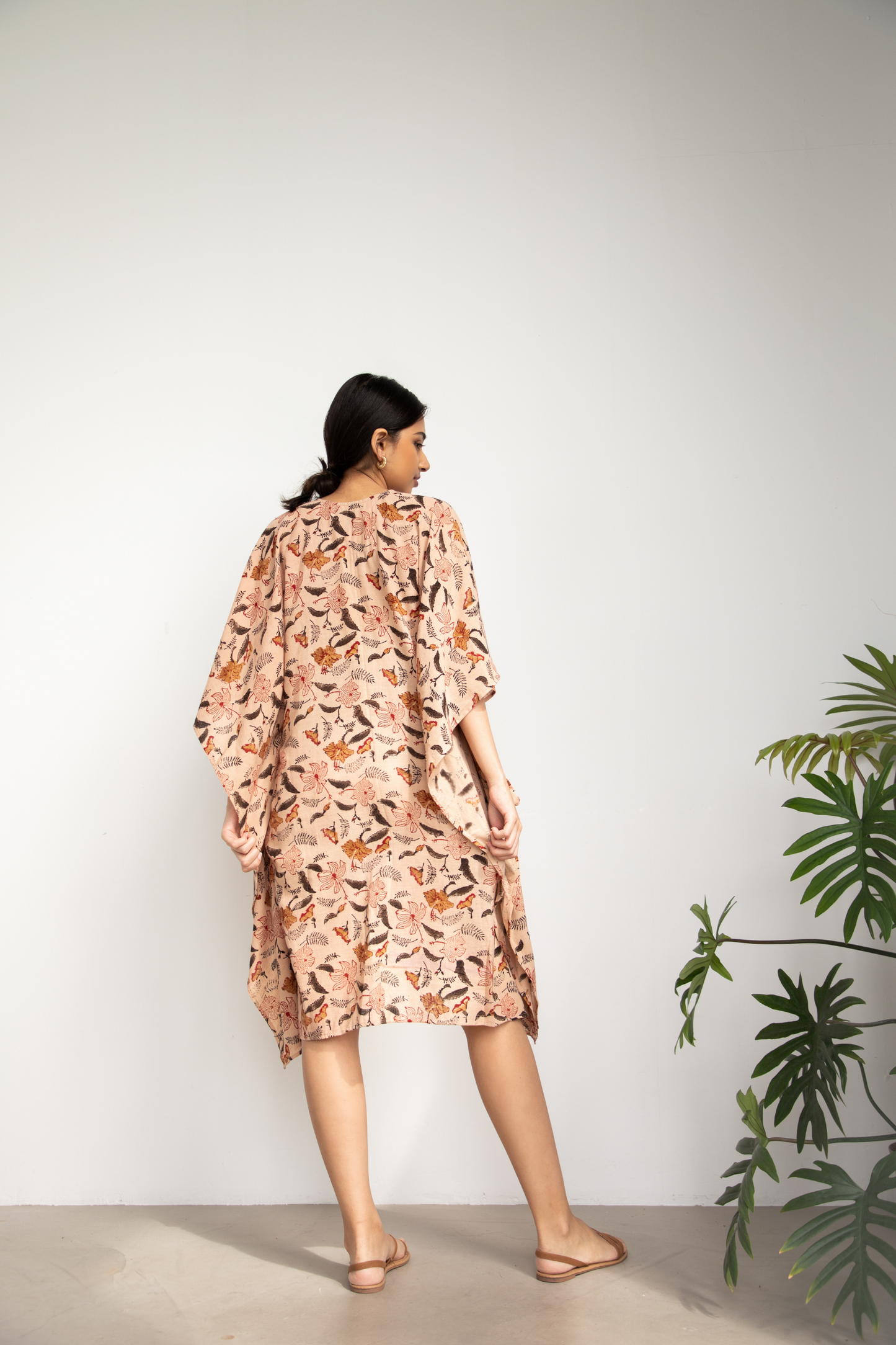 Hibiscusy handwoven organic cotton kaftan