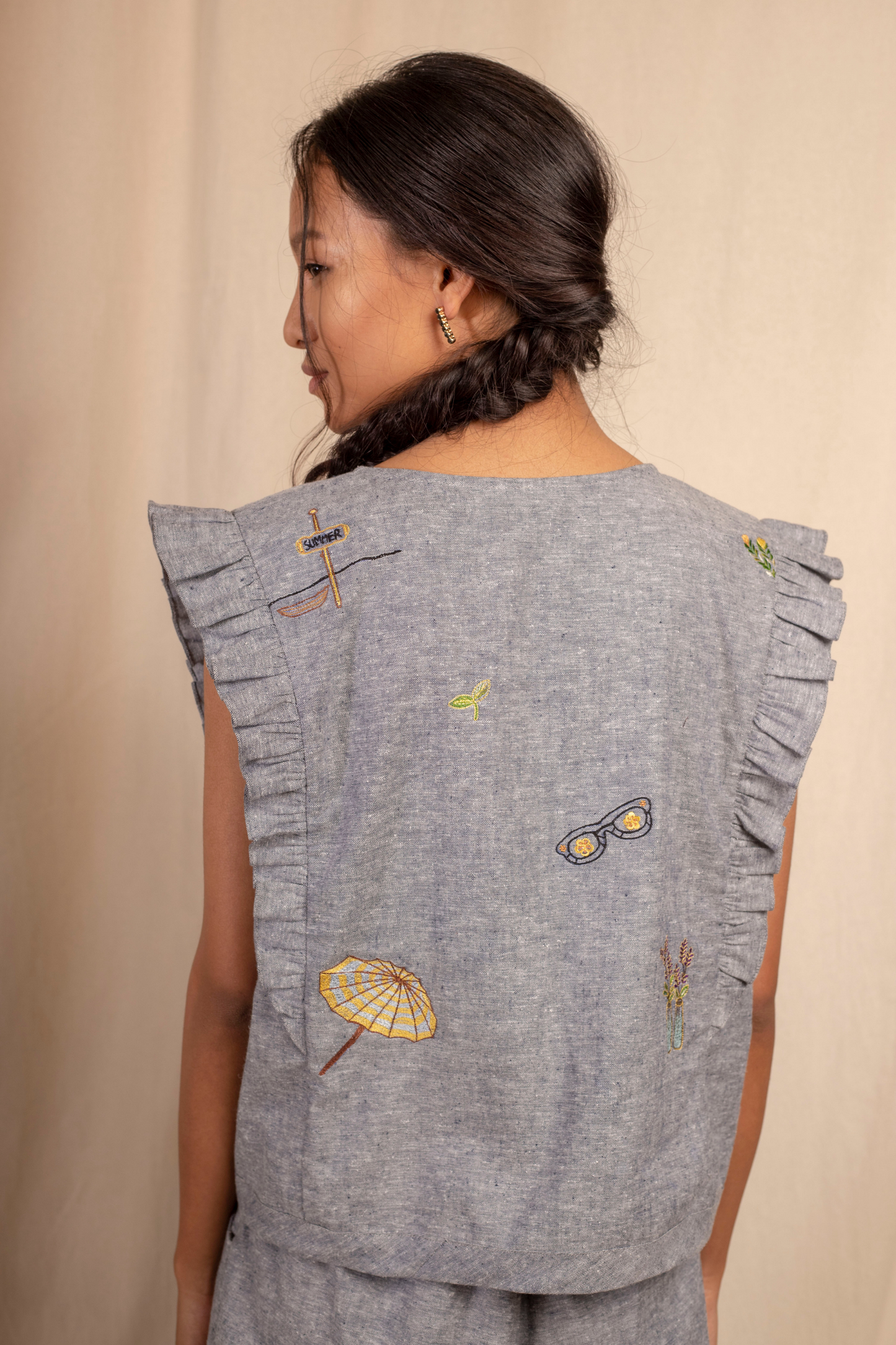 Sui | MARINA embroidered hemp denim casual top with ruffle details from Granita Summer Collection 2019