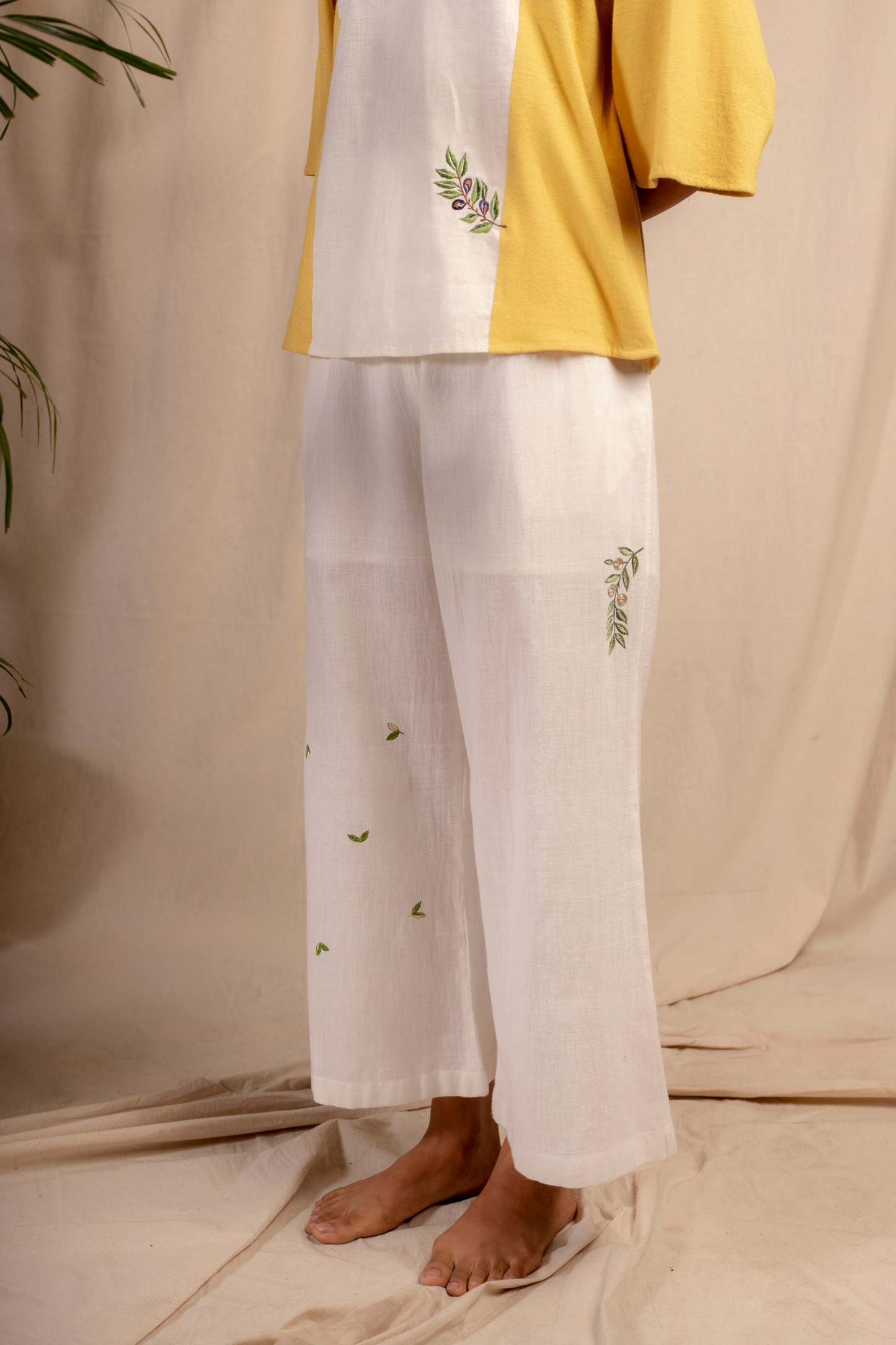 Sui | OLIVE ME embroidered handwoven organic cotton casual trousers from Granita Summer Collection 2019