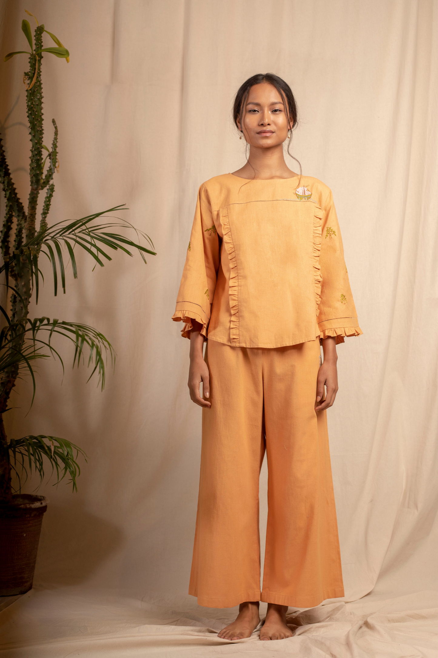 Sui | ORNELLA hand-embroidered, herbal-dyed hemp casual top from Granita Summer Collection 2019