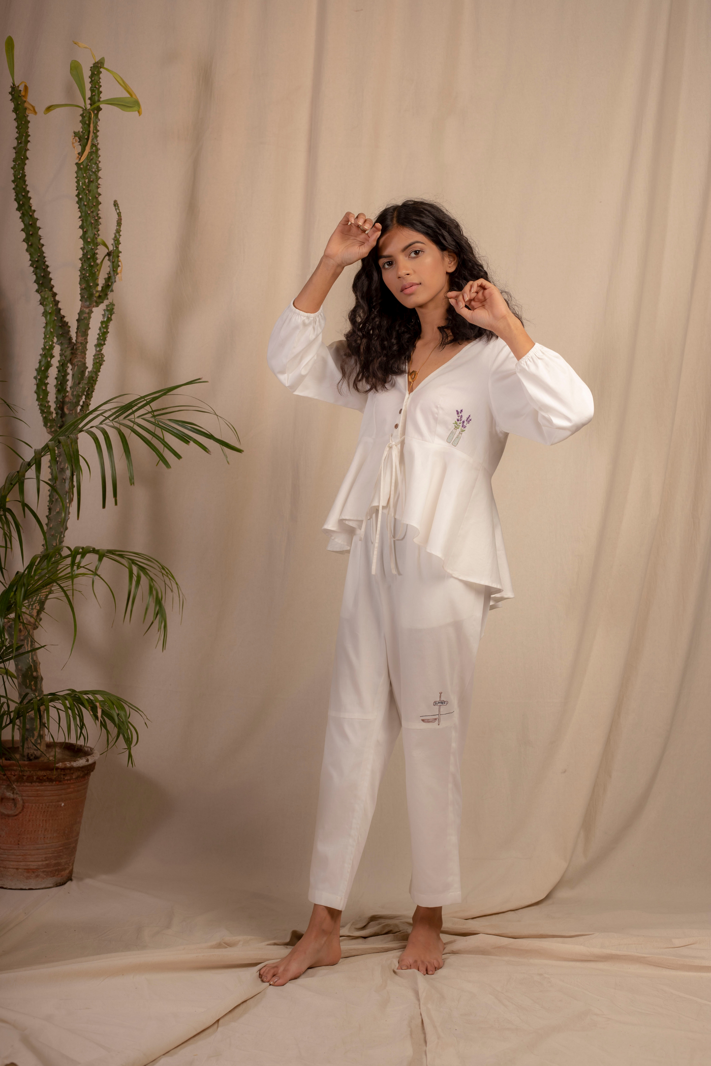 Sui | ROSALBA embroidered organic cotton casual trousers from Granita Summer Collection 2019