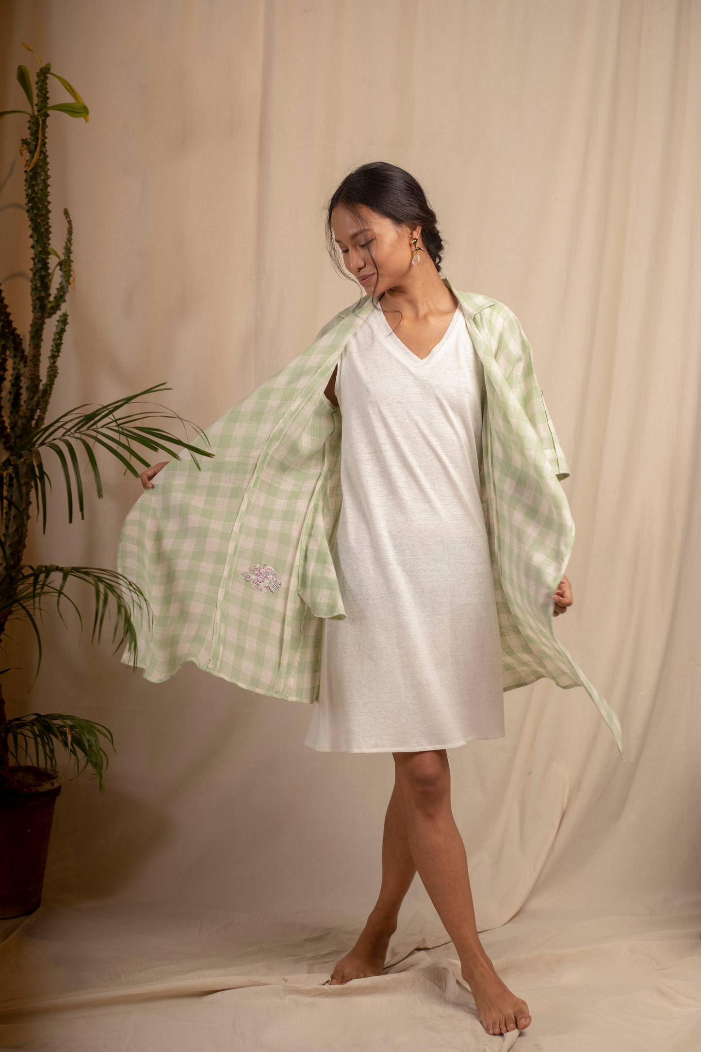 Sui | SUMMER classic white hemp knit sleeveless dress from Granita Summer Collection 2019