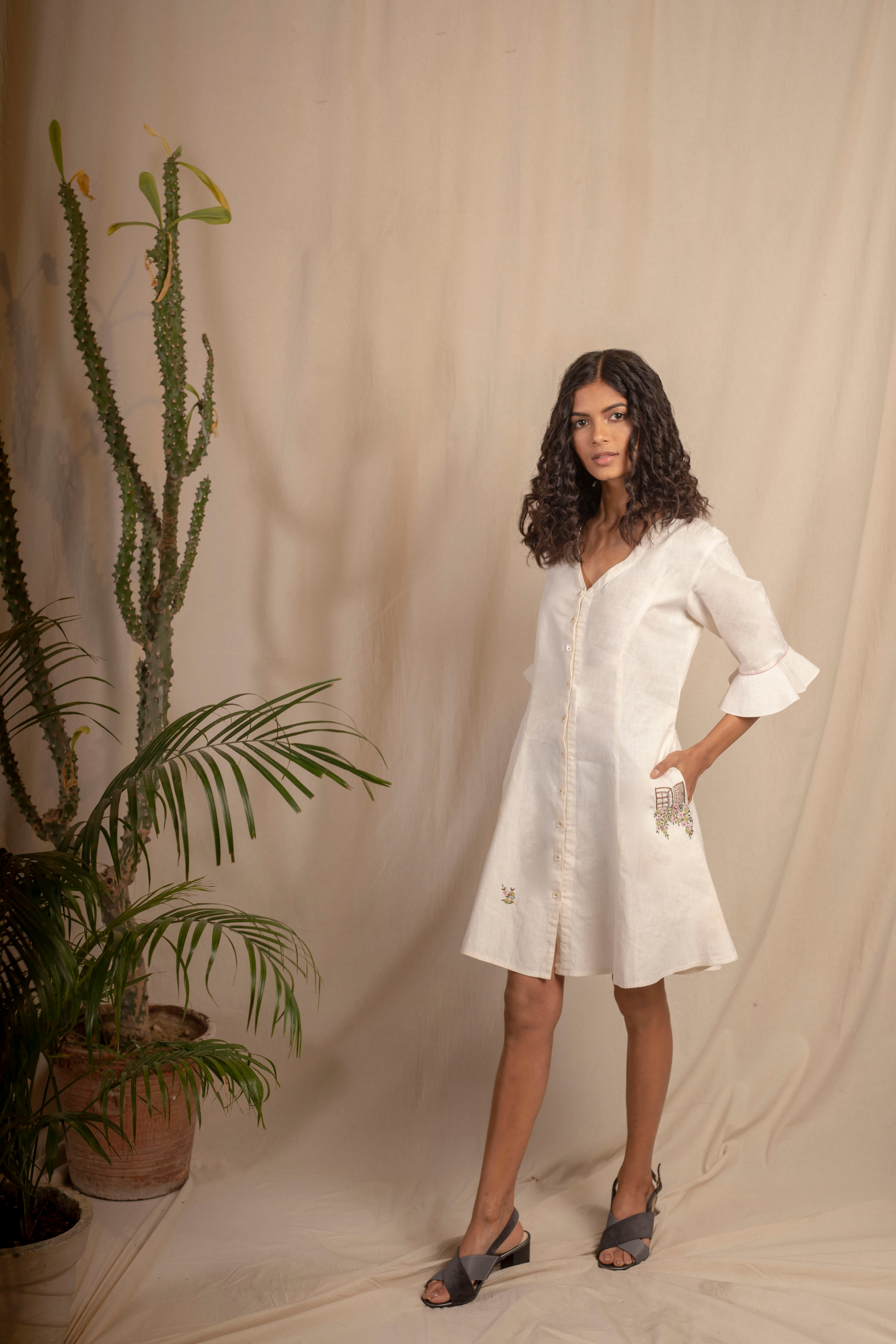  Sui | BELLA hand-embroidered hemp dress with ruffle details on the sleeves from Granita Summer Collection 2019
