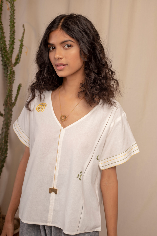  Sui | CAPRIANA embroidered recycled fabric casual white top from Granita Summer Collection 2019