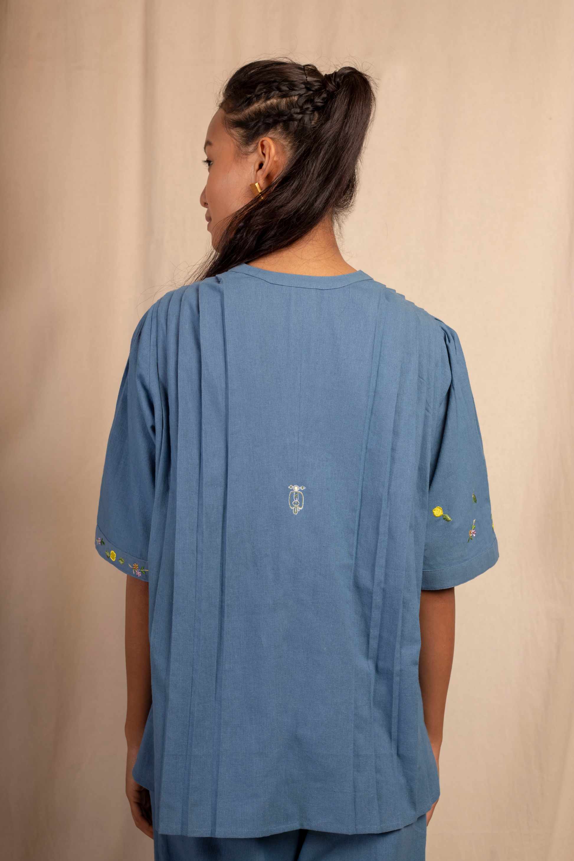  Sui | DALLA RIVA embroidered, herbal-dyed recycled fabric belted top from Granita Summer Collection 2019