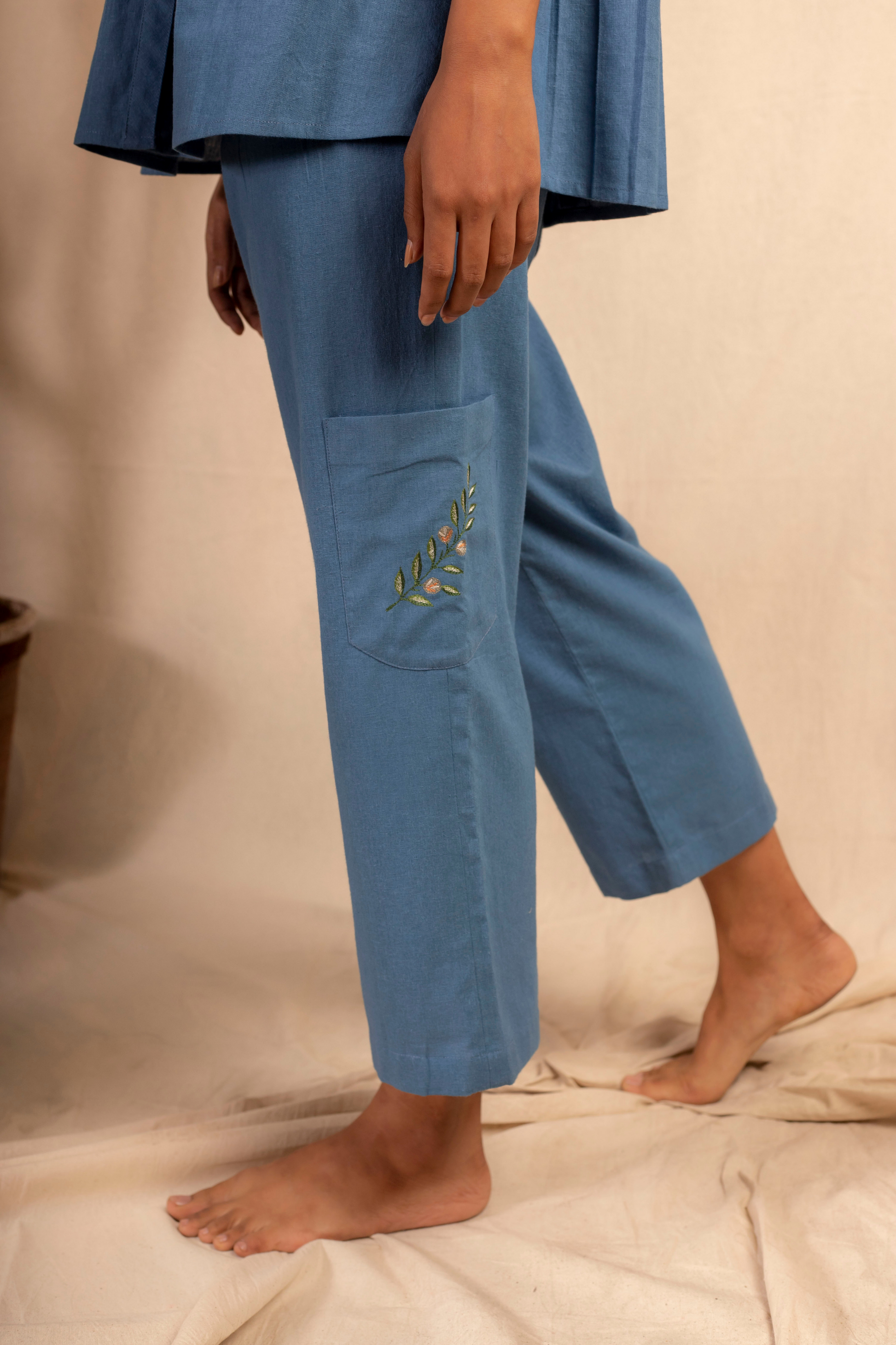  Sui | DALLA RIVA embroidered, herbal-dyed recycled fabric casual trousers from Granita Summer Collection 2019