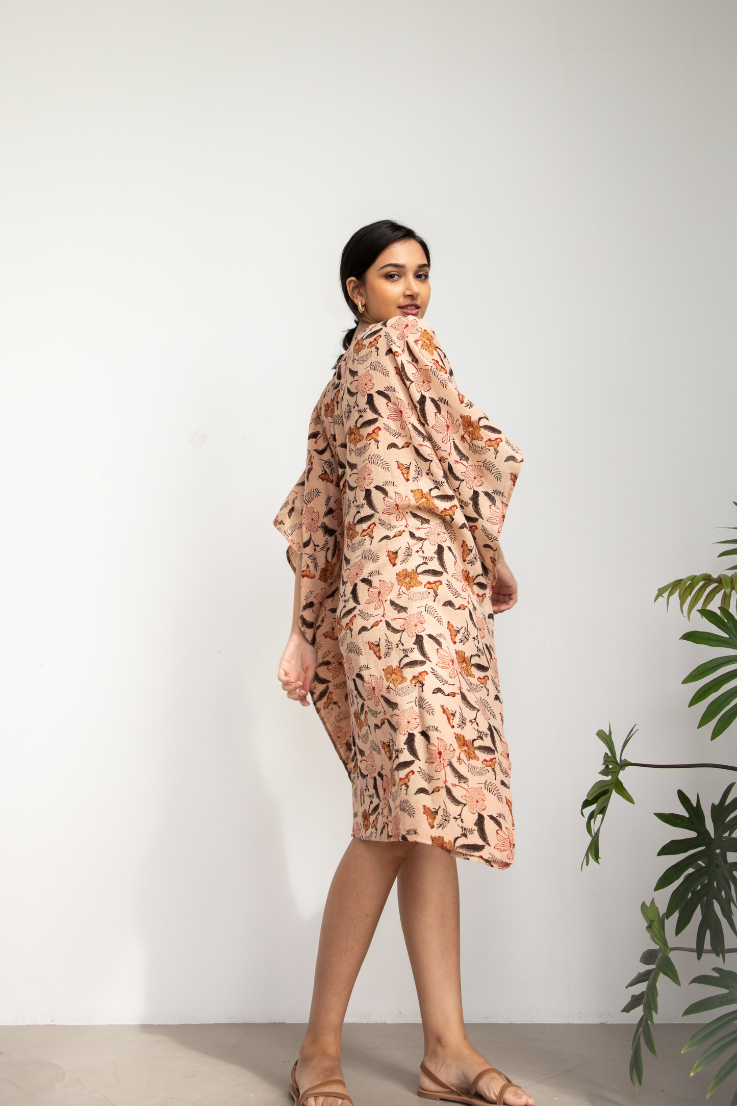 Hibiscusy handwoven organic cotton kaftan