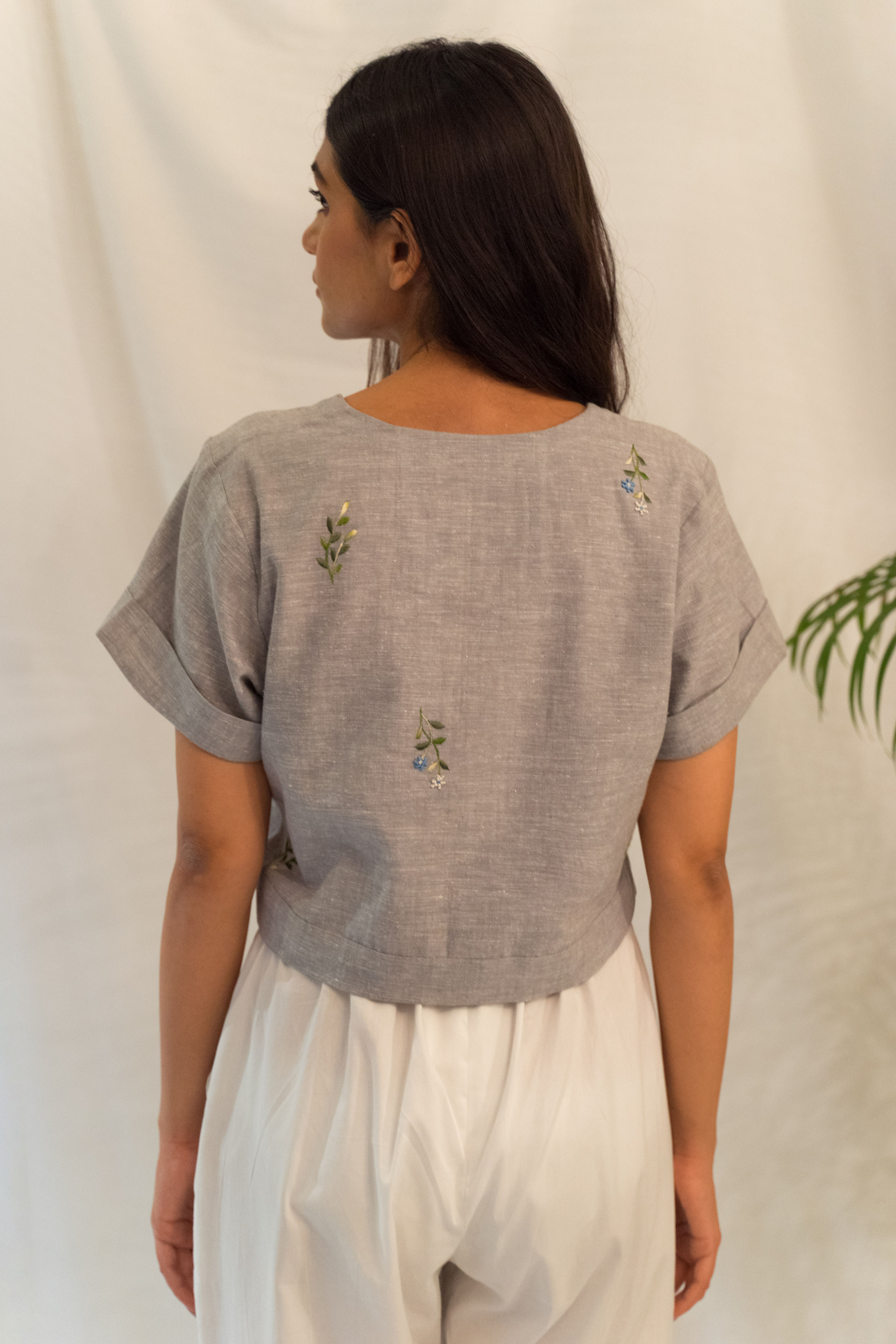 Sui | LEAFY hand-embroidered hemp crop top from Flow Winter Collection 2019