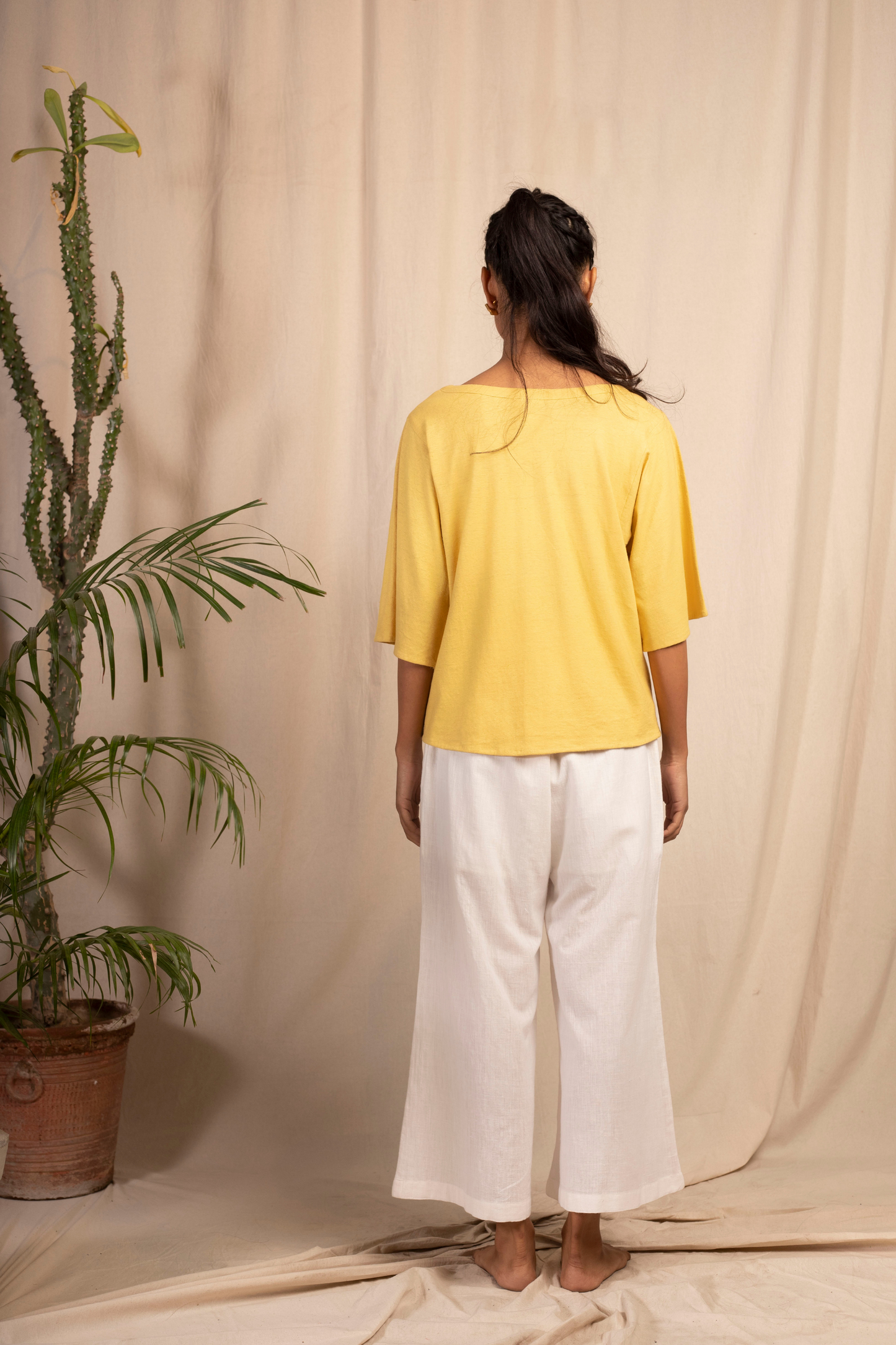 Sui | OLIVE ME herbal-dyed hemp knit top from Granita Summer Collection 2019