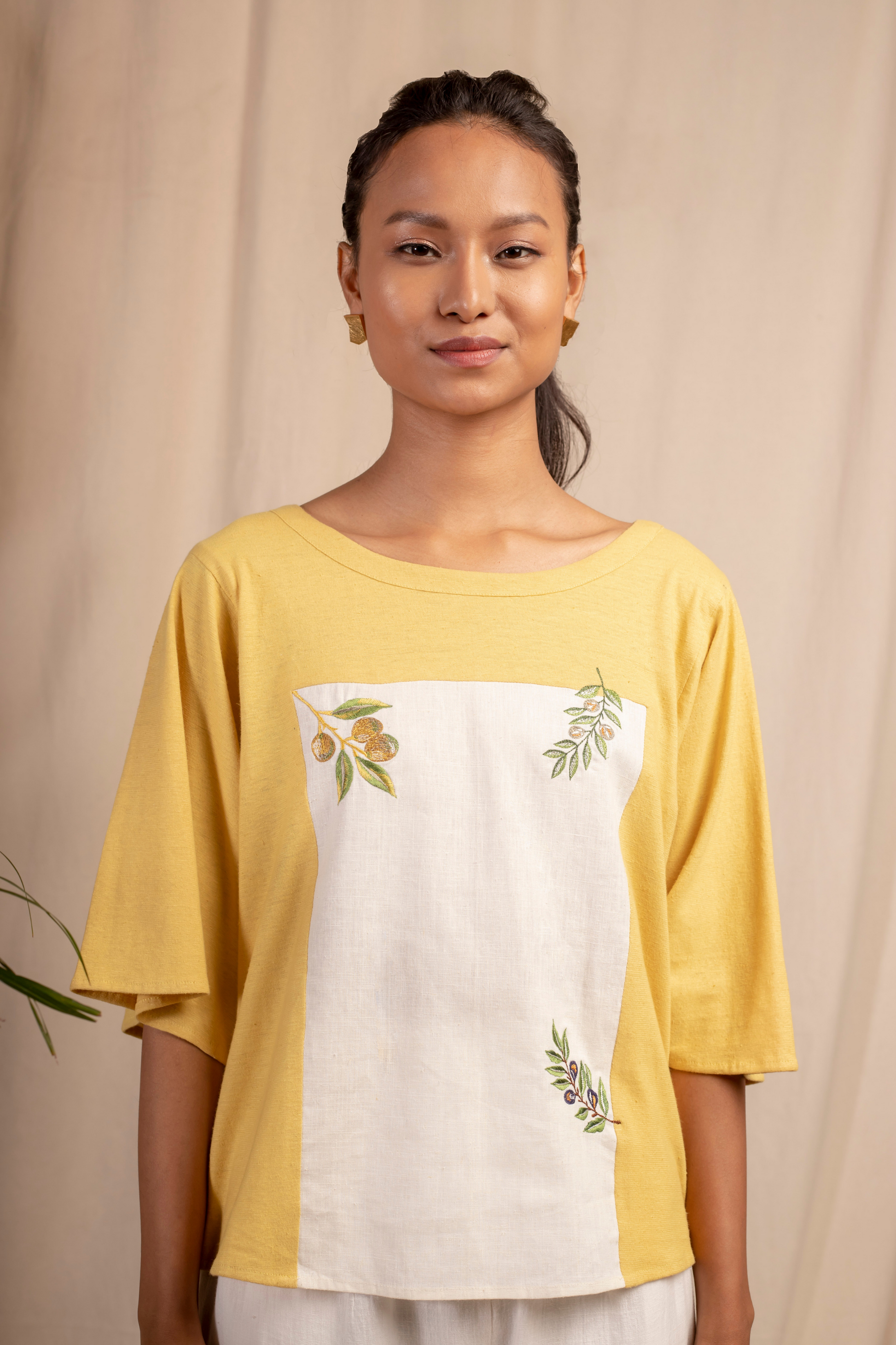 Sui | OLIVE ME herbal-dyed hemp knit top from Granita Summer Collection 2019
