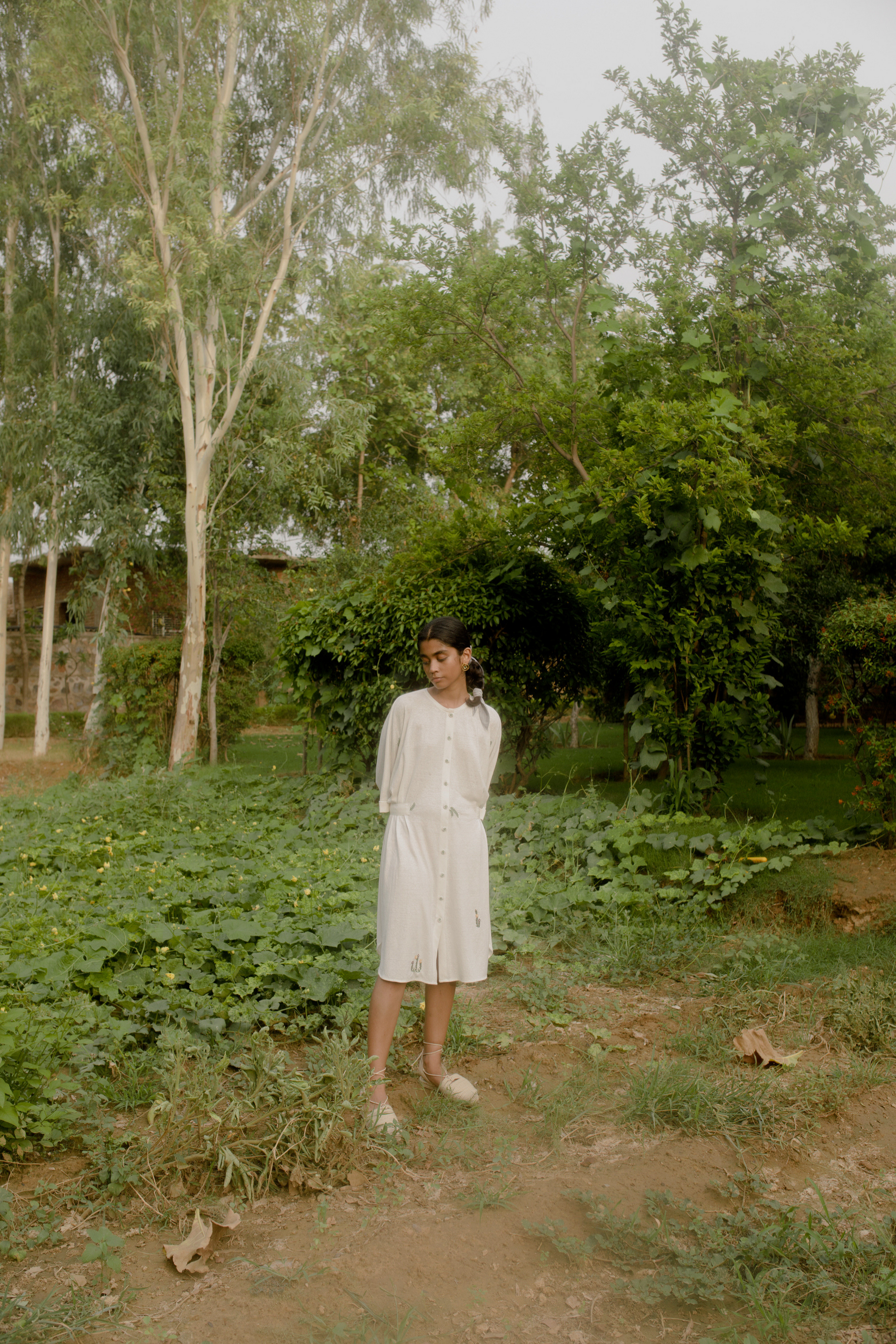 Sui | THE BEACH hand-embroidered casual hemp knit dress from Flow Winter Collection 2019