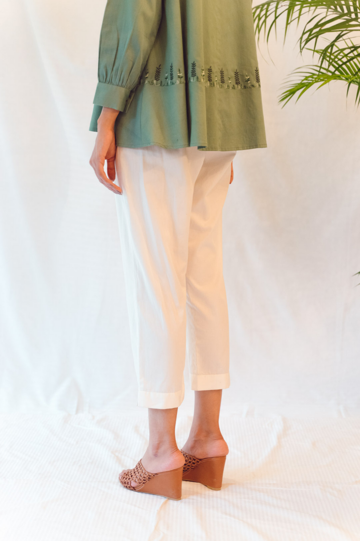 Sui | THE COAST hand-embroidered, casual organic cotton trousers from Flow Winter Collection 2019