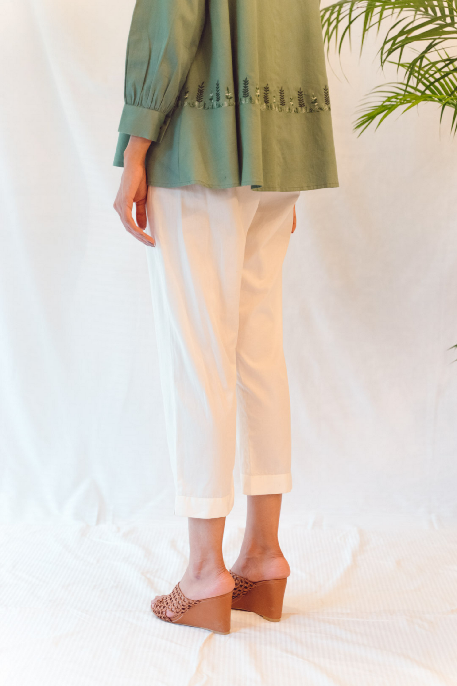 Sui | THE COAST hand-embroidered, casual organic cotton trousers from Flow Winter Collection 2019